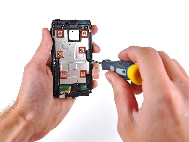 Перевірте заряд батареї телефону Sony Xperia