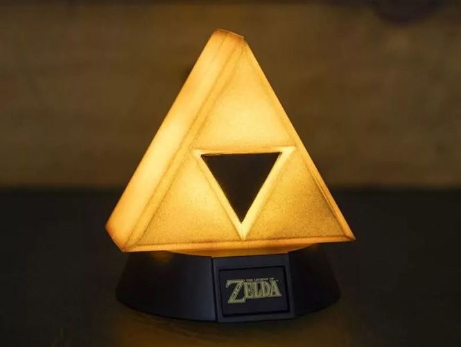 Paladone The Legend of Zelda Gold Triforce Icon Light V2 BDP.JPG